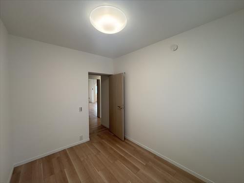 洋室（約4.9帖）