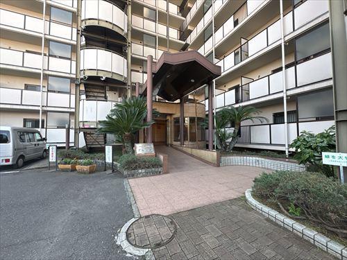 エントランス前