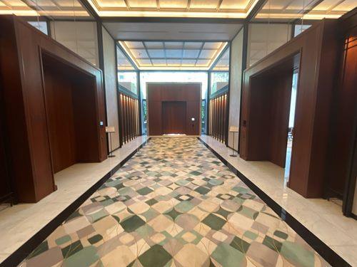 エレベーター前