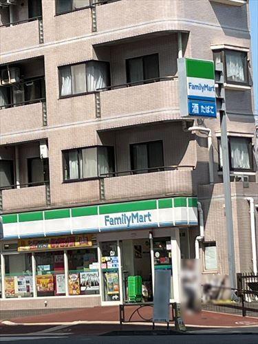 ファミリーマート滝野川五丁目店220m