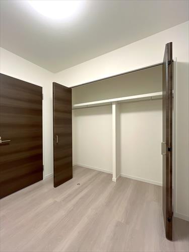 サービスルーム4帖収納