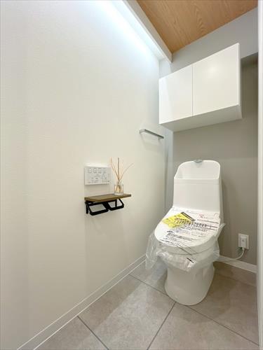 トイレ(ウォシュレット付き)