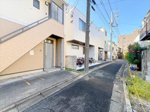 現地側から前面道路(2025年11月)