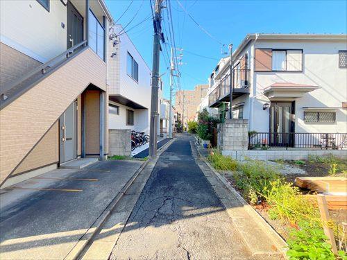 前面道路(2025年11月撮影)