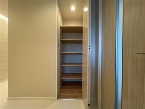 廊下の収納スペース