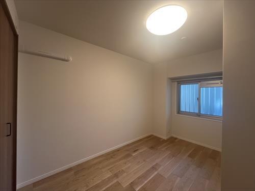 北側洋室（約5.0帖）