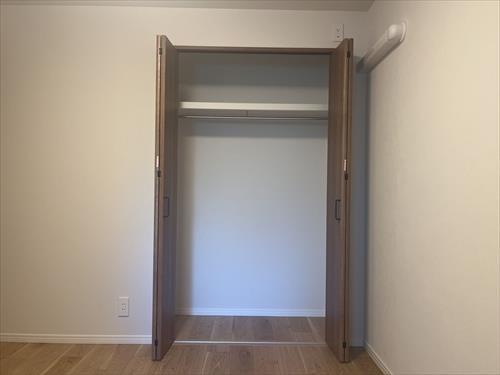 北側洋室の収納スペース