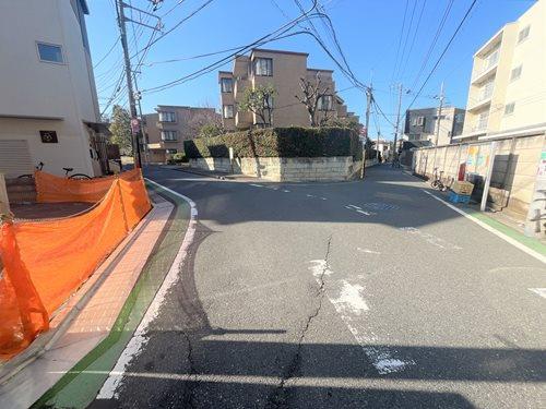 前面道路（2026年1月撮影）