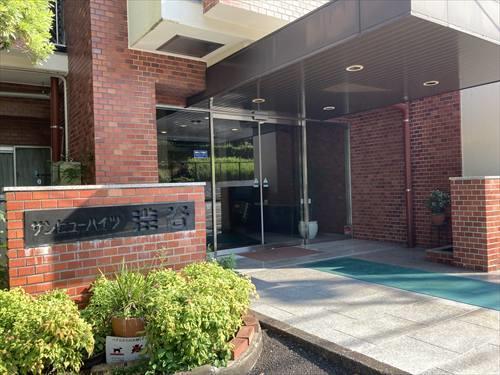 マンションエントランス