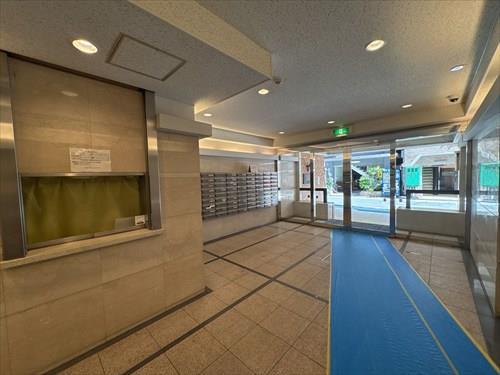 マンションエントランス