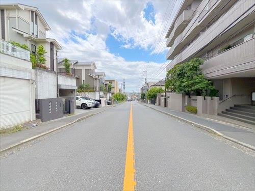 前面道路(2026年5月撮影)