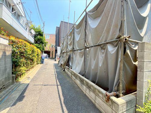 前面道路(2026年7月撮影)
