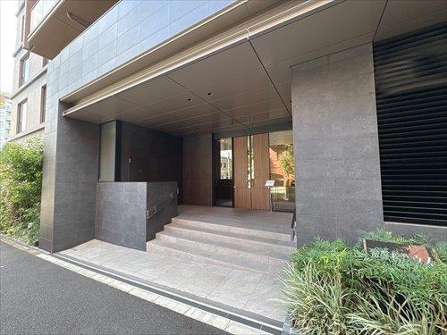 マンションエントランス
