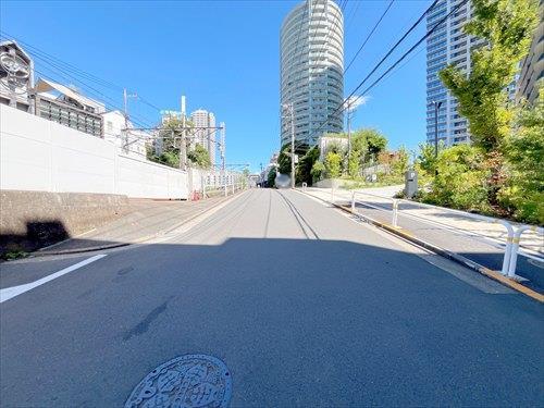 前面道路(2026年9月撮影)