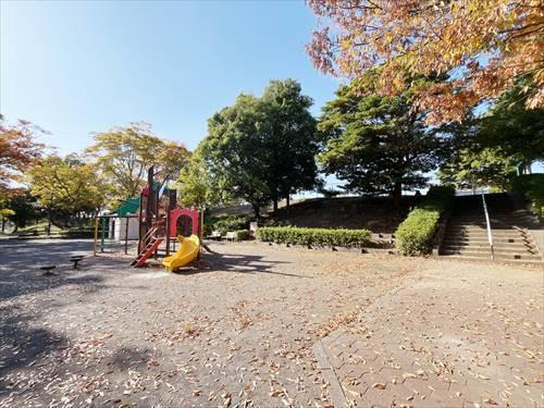 丸山台公園(820m)