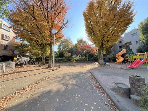 豊島区立西巣鴨公園 180ｍ