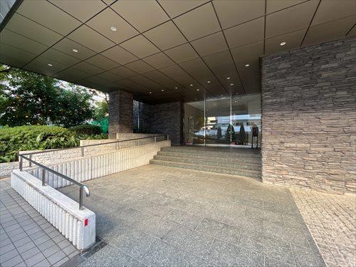 エントランス（2025年12月撮影）