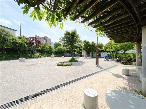 南千束東児童公園(300m)