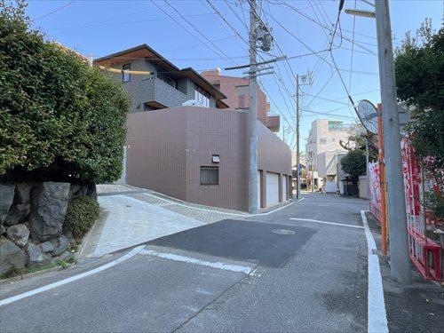 前面道路南側交差点付近-1