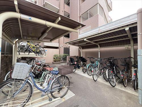 駐輪場-1