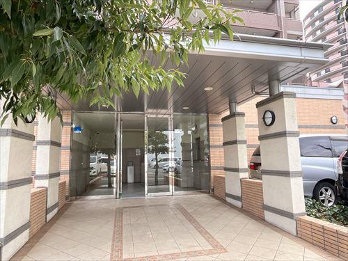 マンション出入口