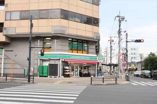 ローソンストア100八王子八木町店