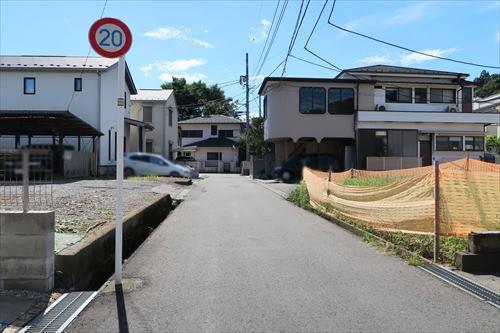 前面道路（南側）