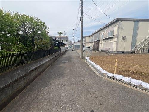 西側道路