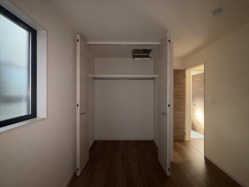 1階　納戸6.5帖収納