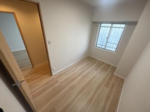 北東側洋室約4.5帖