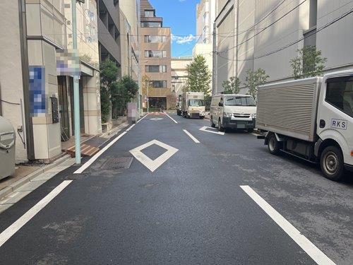 南東側前面道路
