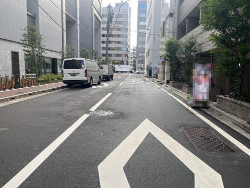 南東側前面道路
