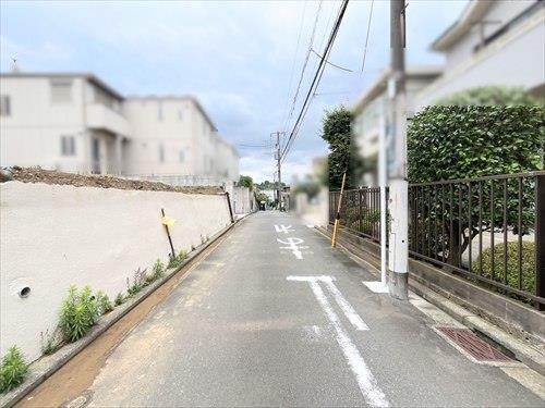 北側前面道路