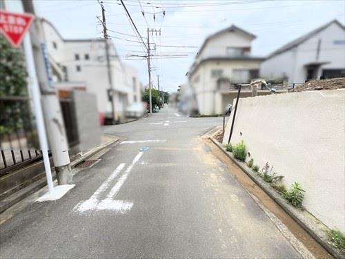 北側前面道路