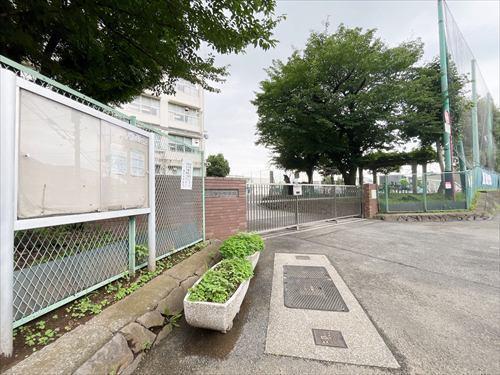 横浜市立樽町中学校まで870m
