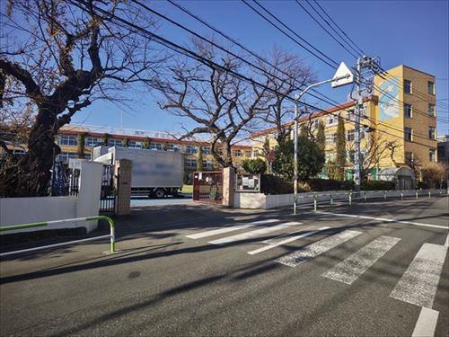 北区立田端小学校まで560ｍ