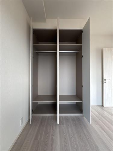 洋室（約7帖）の収納スペース