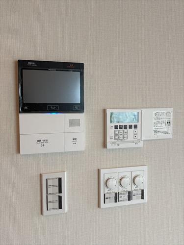 モニター付きインターフォン、床暖房