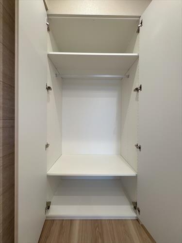 サービスルーム内収納