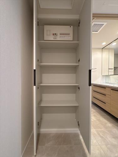 廊下にある収納スペース
