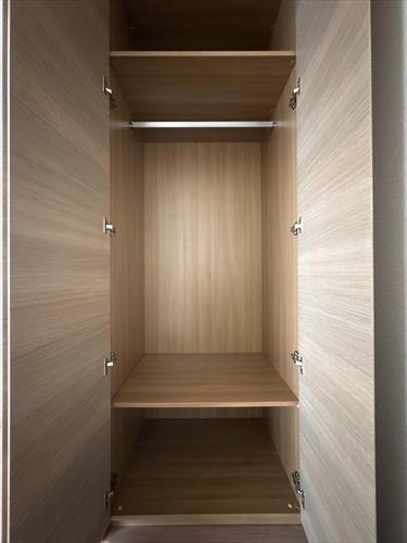 洋室（約5.0帖）の収納スペース