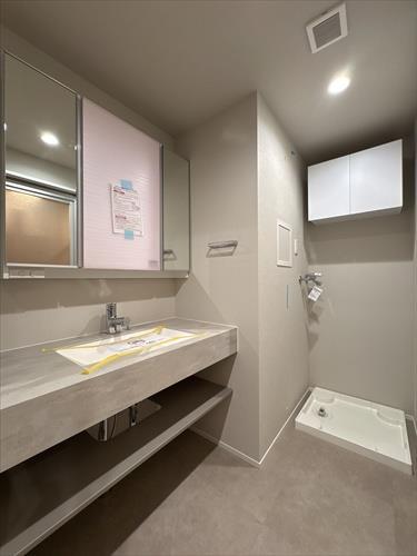 洗面化粧台と洗濯機置き場