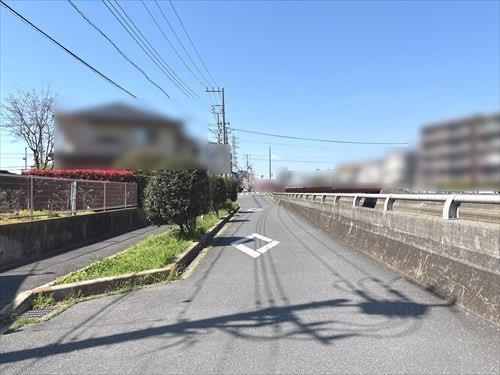 北側前面道路①(2026年4月撮影)
