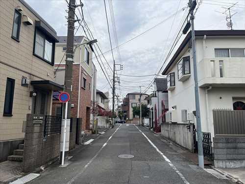 前面道路(2025年11月撮影)