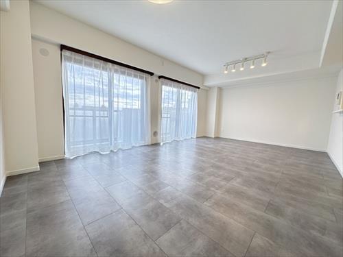 リビング（約16.5帖）