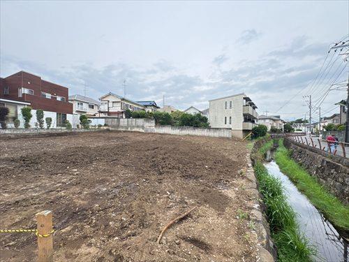 現地※写真左奥側が1号地 現地※写真左奥側が1号地