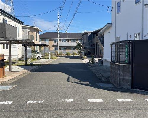 北側前面道路