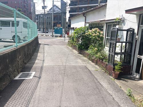北東側前面道路（南側方向）