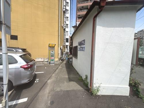 南西側前面通路（北西側方向）