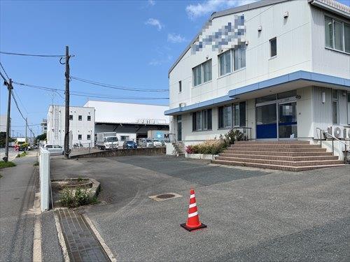 敷地内（エントランス前）